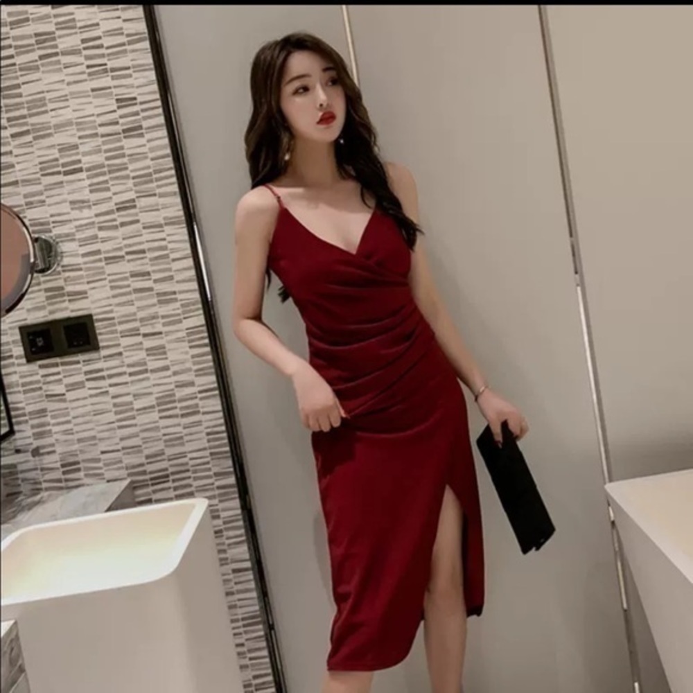 Wine Dress Side Slit Low‎ Cut Size Medium/Large